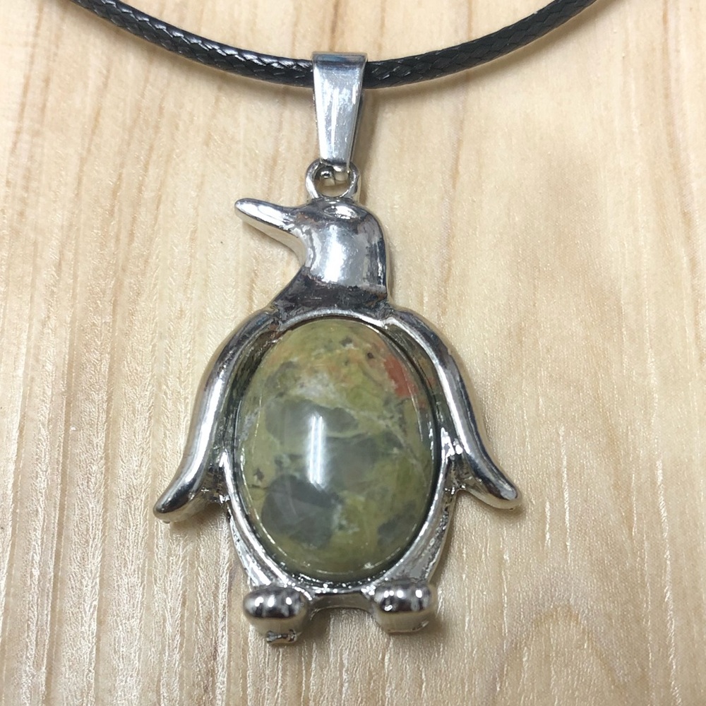 Unakite Natural Stone Penguin Shaped Pendant Necklace Healing Gemstone - Picture 2 of 7